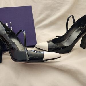 STUART WEITZMAN Black Patent &White 11M Capsize Mary Jane Pointed Toe Orig $475
